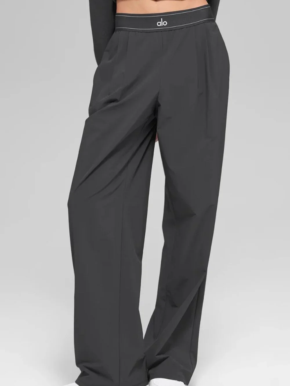 ALO Yoga dark gray Wide-Leg Pleated Trousers
